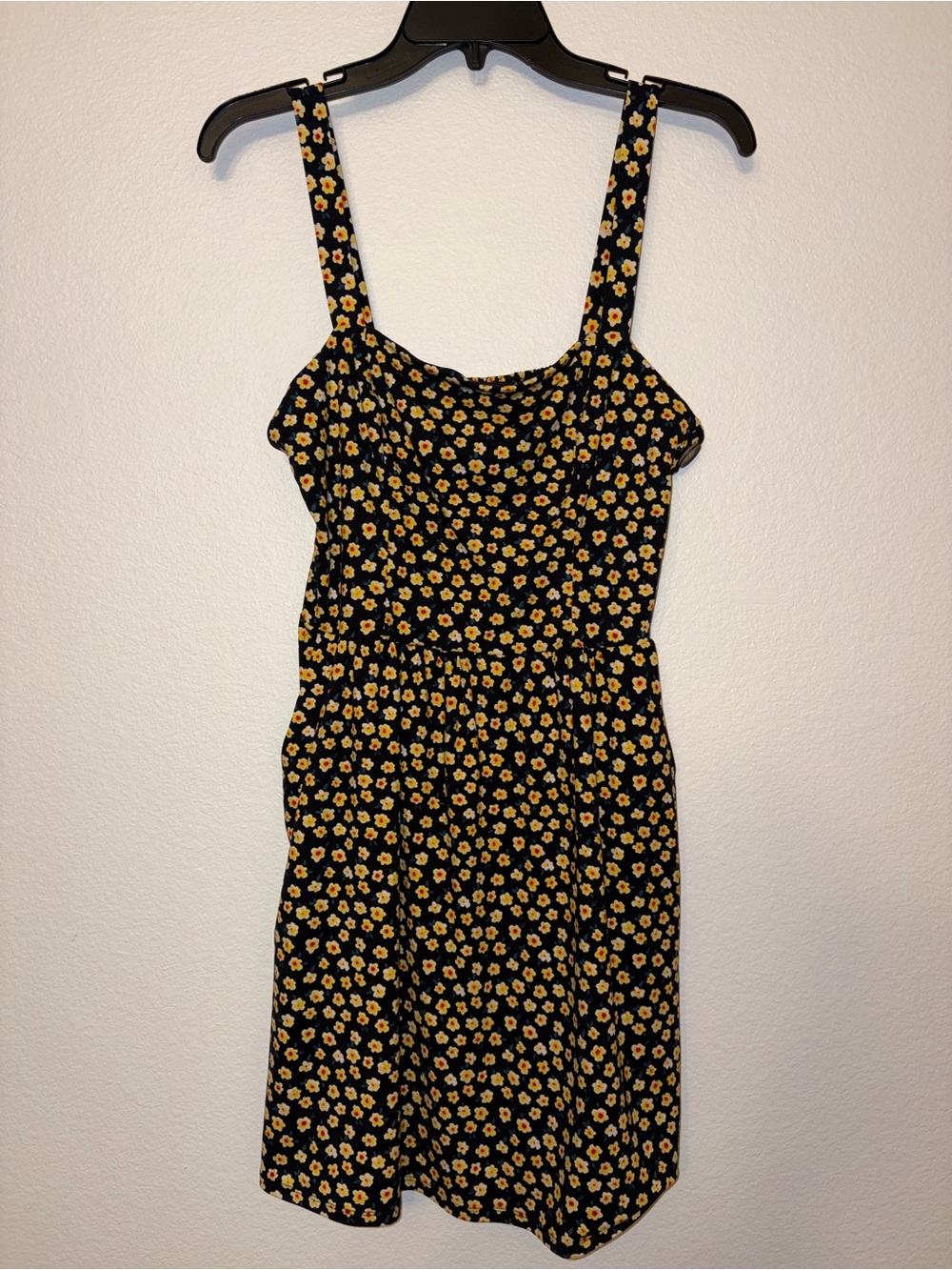 Sequin Heart Floral Mini Dress Large Black Yellow Daisy Smocked Back Pockets